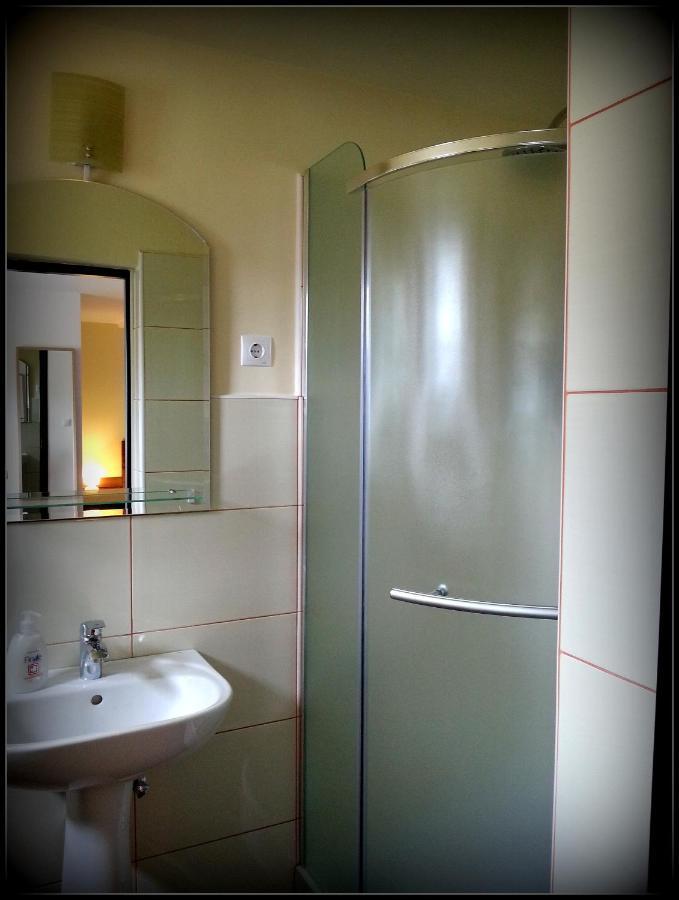 Cazare La Troita Hotell Codlea Rum bild