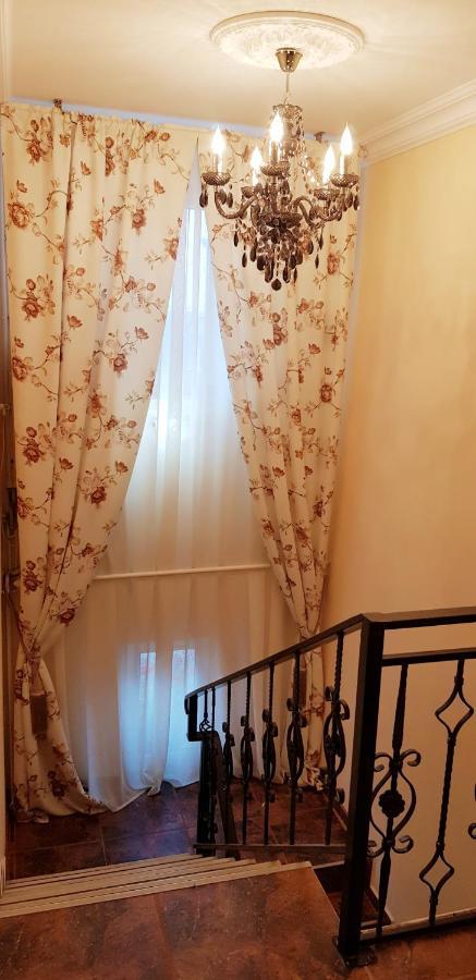 Cazare La Troita Hotell Codlea Exteriör bild